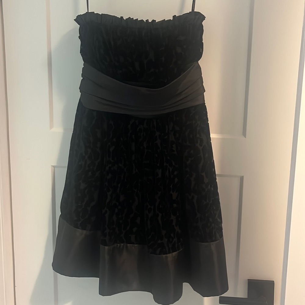 Betsey Johnson size 6 black velvet and satin cocktail dress